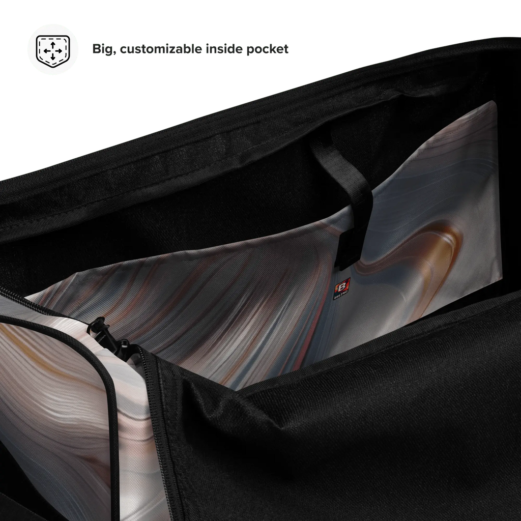 Fluid Wave Duffle Bag – Stylische 50L Weekender-Tasche mit abstraktem Allover-Design von Brezno 